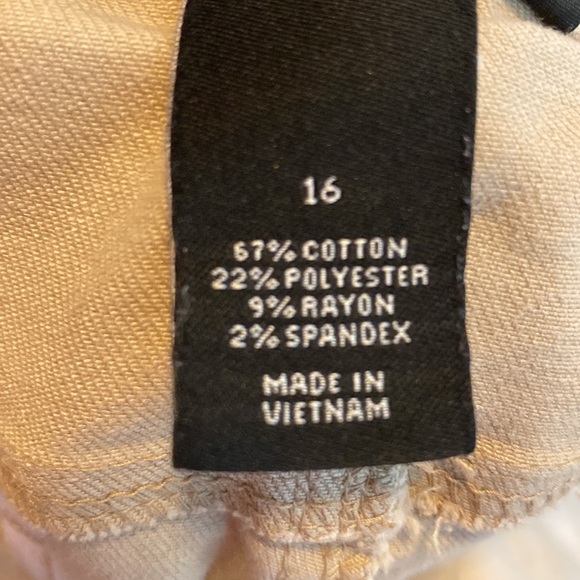 Lane Bryant khaki colored jeans  capri straight leg size 16 - Picture 9 of 10